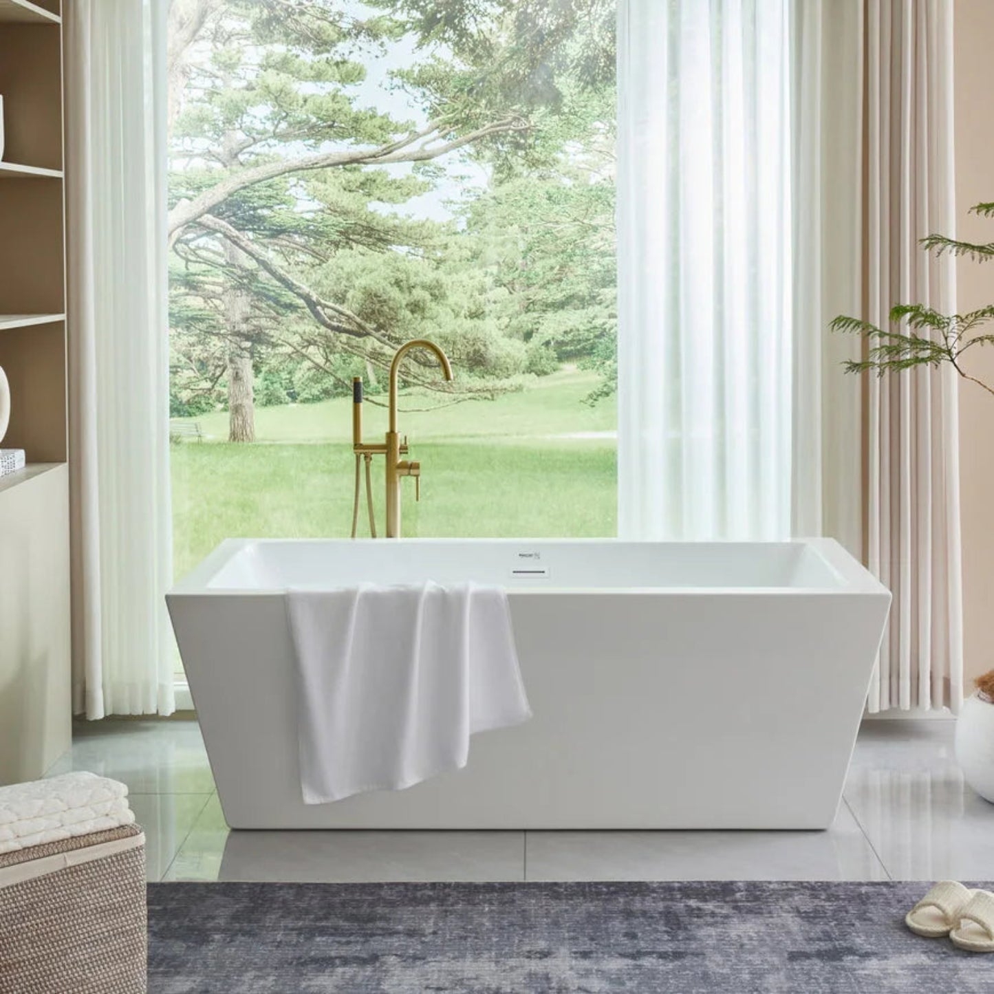 67" Acrylic Freestanding Soaking Bathtub