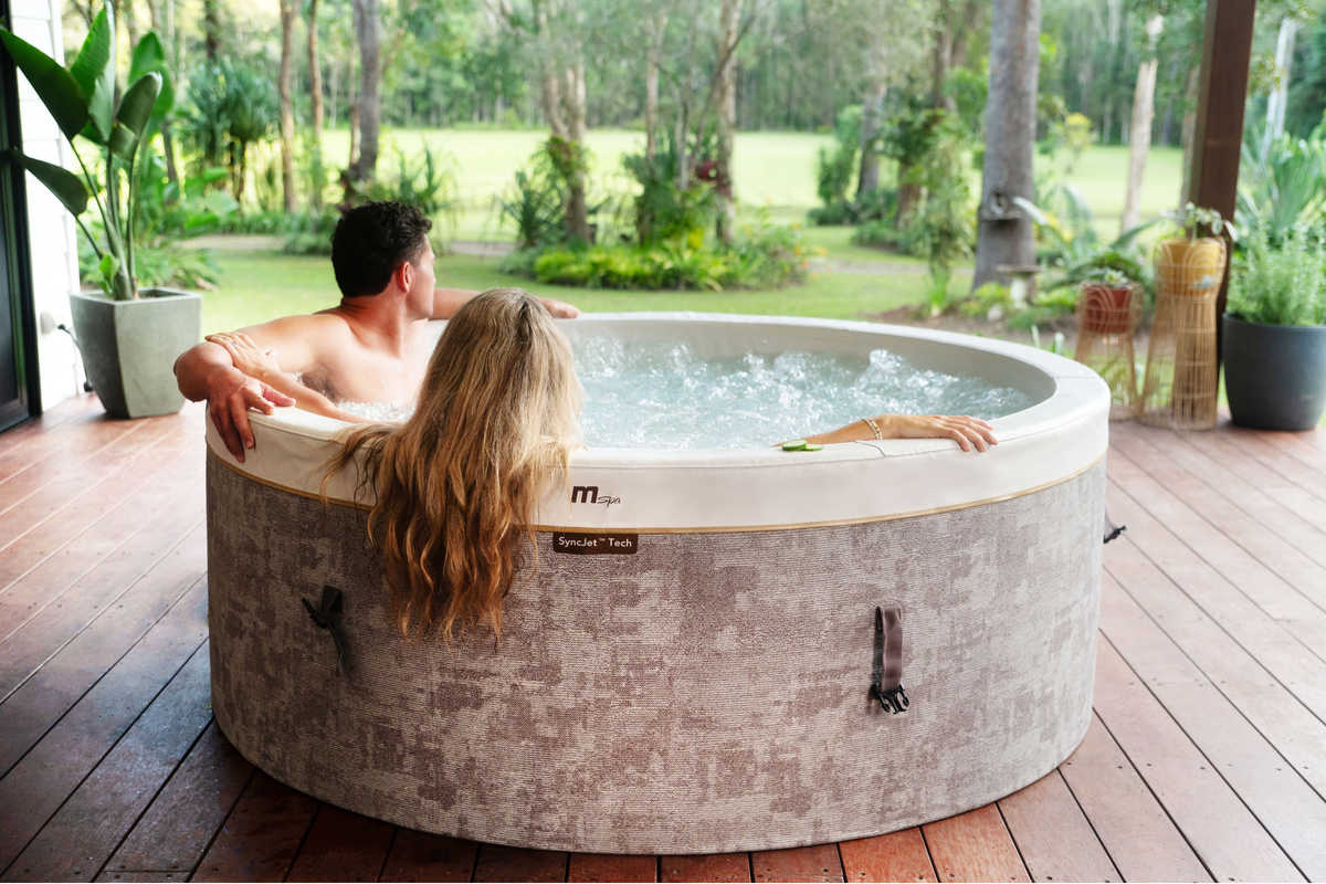 6-Person Rigid Foam Hot Tub with 138 Air Jets and App Control