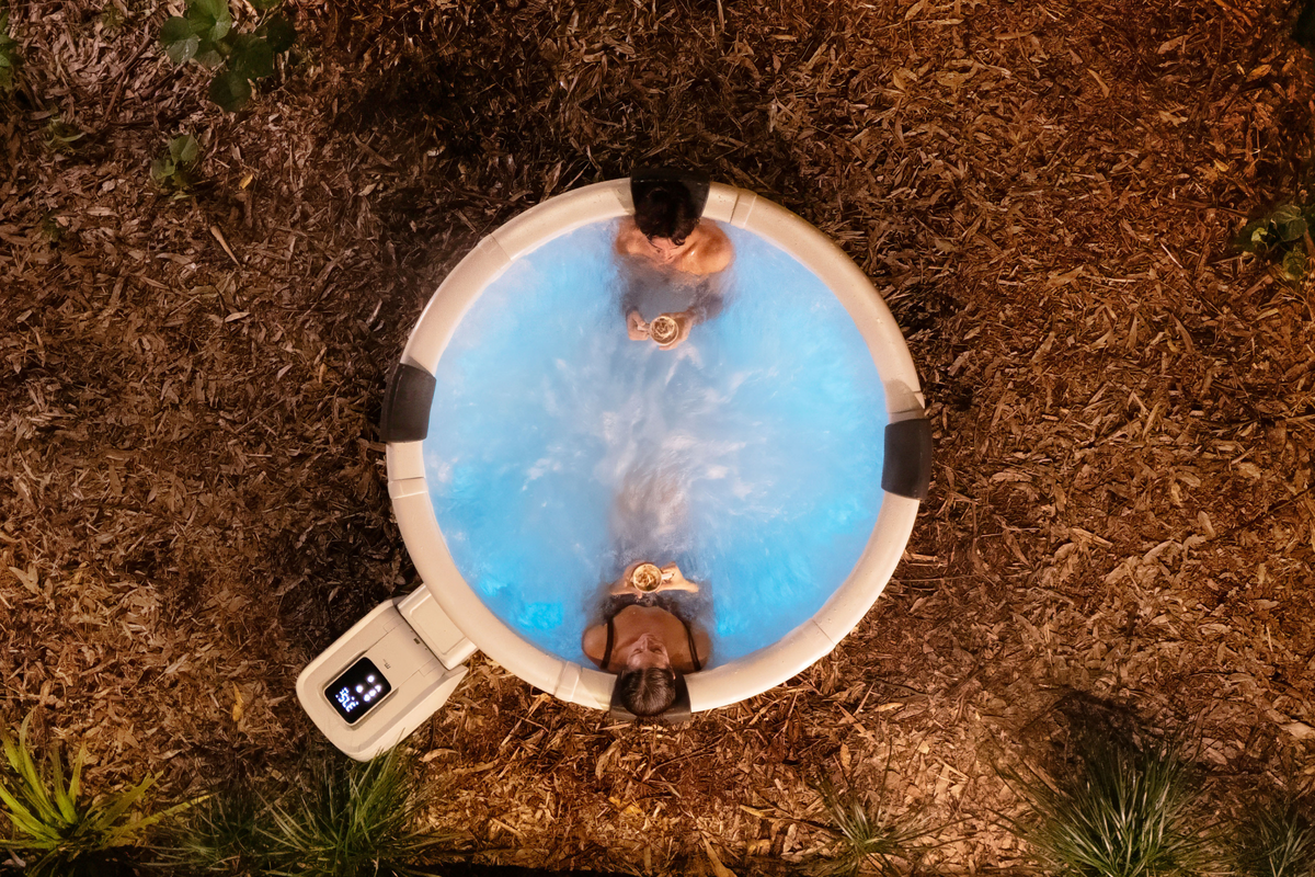 6-Person Frame Hot Tub with 130 Air Jets and Hydro Jets