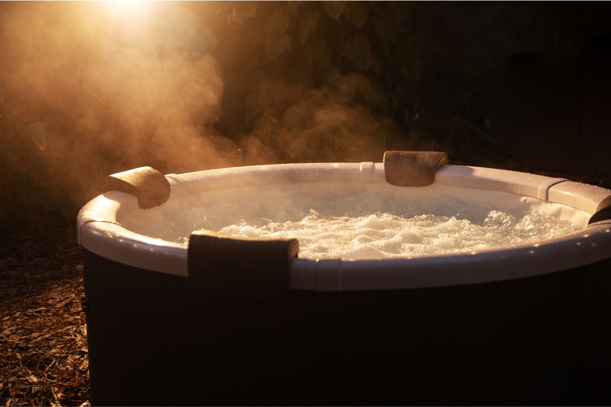6-Person Frame Hot Tub with 130 Air Jets and Hydro Jets