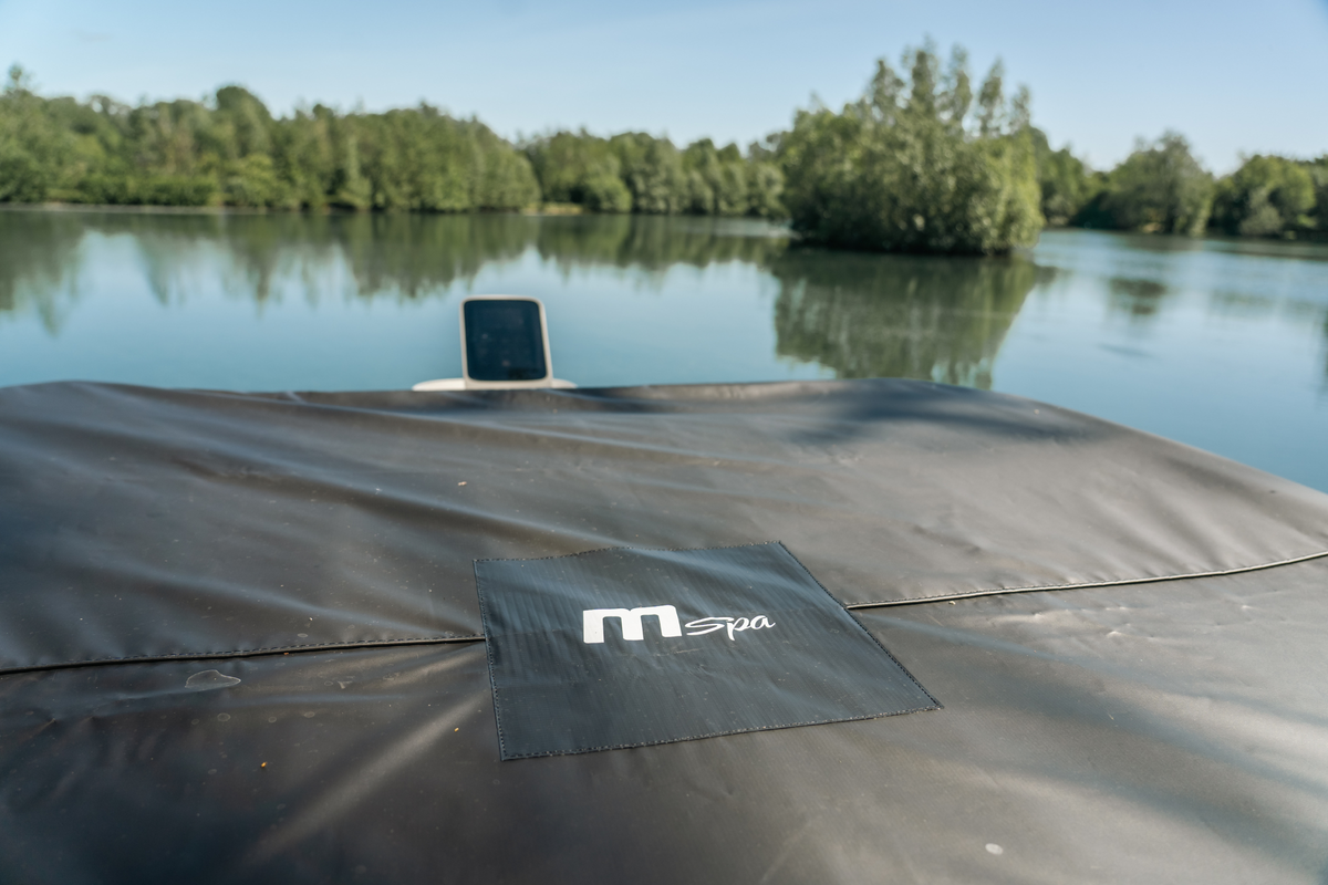 MSPA  OSLO 6-Person Rigid Frame Hot Tub with LED Lighting