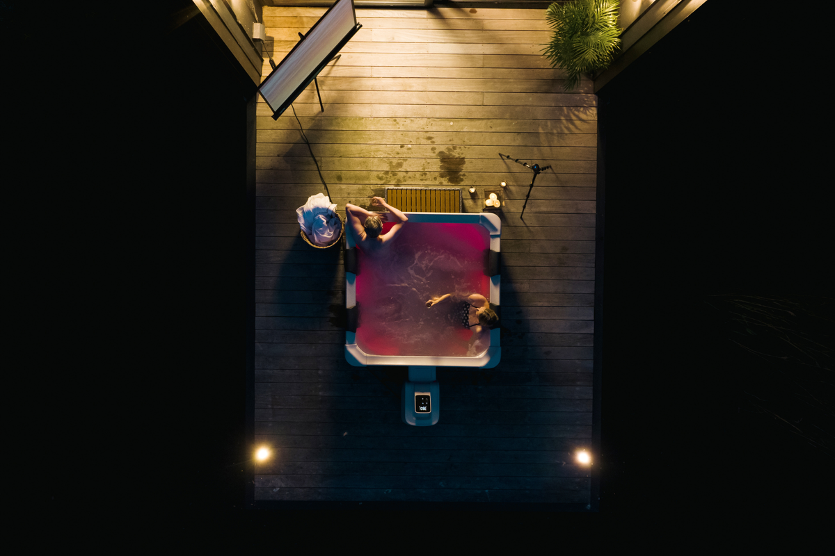 MSPA  OSLO 6-Person Rigid Frame Hot Tub with LED Lighting