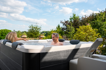 MSPA  OSLO 6-Person Rigid Frame Hot Tub with LED Lighting