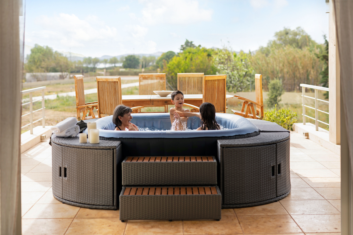 Inflatable Hot Tub Spa for 6 Adults with 132 Air Jets