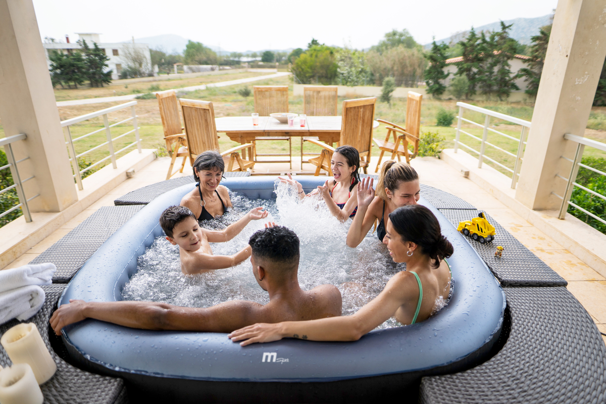 Inflatable Hot Tub Spa for 6 Adults with 132 Air Jets